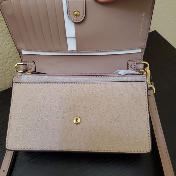 Michael kors Signature Jet Set Charm Small Crossbody - Picture 7 of 10